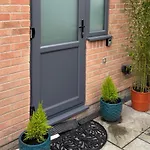 Luxury Apartment- Sleeps 2 -patio- Parking * Bristol