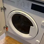 Luxury Apartment- Sleeps 2 -patio- Parking *