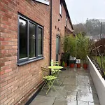 Appartement Luxury Apartment- Sleeps 2 -patio- Parking