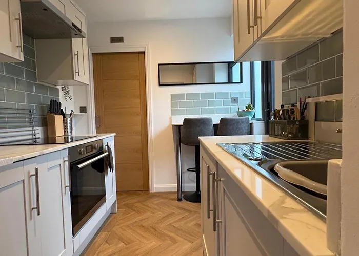 Daire Luxury Apartment- Sleeps 2 -patio- Parking Bristol