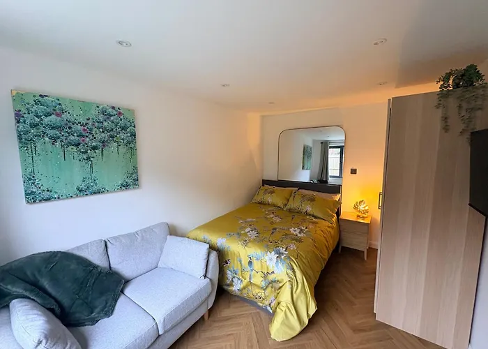 Luxury Apartment- Sleeps 2 -patio- Parking Apartmán *