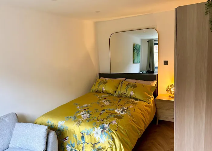 Lägenhet Luxury Apartment- Sleeps 2 -patio- Parking