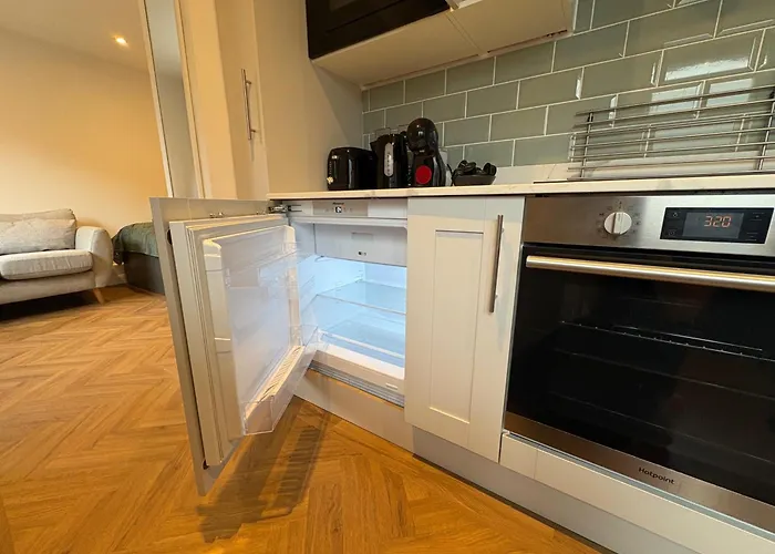 Lägenhet Luxury Apartment- Sleeps 2 -patio- Parking Bristol