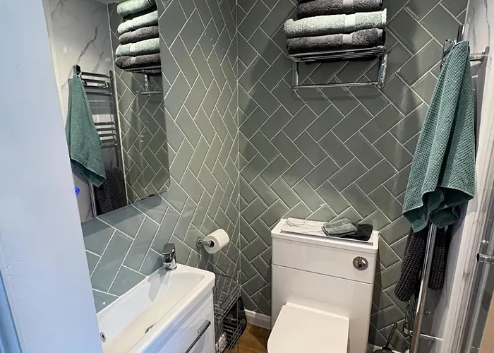 Daire Luxury Apartment- Sleeps 2 -patio- Parking *