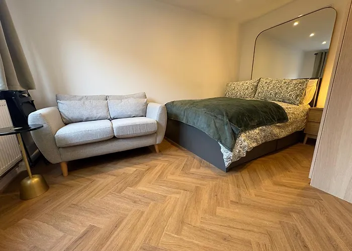 Luxury Apartment- Sleeps 2 -patio- Parking Apartmán