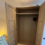 Luxury Apartment- Sleeps 2 -patio- Parking *