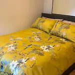 Luxury Apartment- Sleeps 2 -patio- Parking *