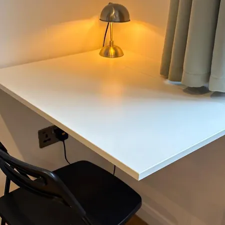 Luxury Apartment- Sleeps 2 -patio- Parking Бристоль