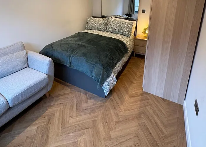 아파트 Luxury Apartment- Sleeps 2 -patio- Parking