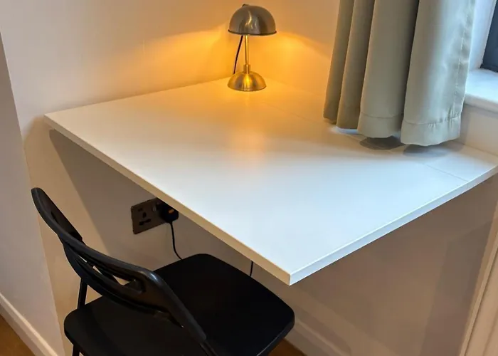 Luxury Apartment- Sleeps 2 -patio- Parking 브리스틀